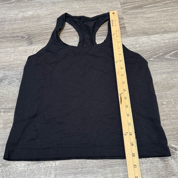 Black Lululemon swiftly tech tank 6 - Picture 3 of 5